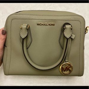 Like New! Green Michael Kors Purse!